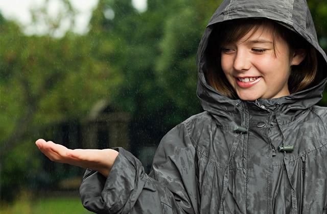 雨衣买什么面料的好一点 雨衣买什么面料的好穿(图2)