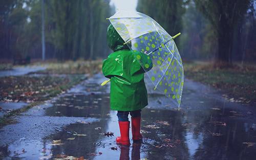 雨衣买什么面料的好一点 雨衣买什么面料的好穿(图1)