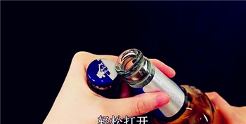 如何巧妙开啤酒盖，如何用打火机或筷子开啤酒盖呢？图1